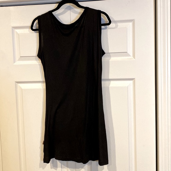 Sleeveless 100% cotton scoop neck short dress with bright stitching detail - Picture 3 of 3